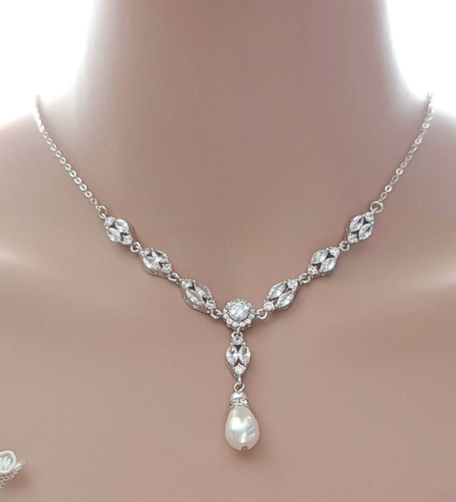 Pearl Teardrop Mother of Bride Necklace