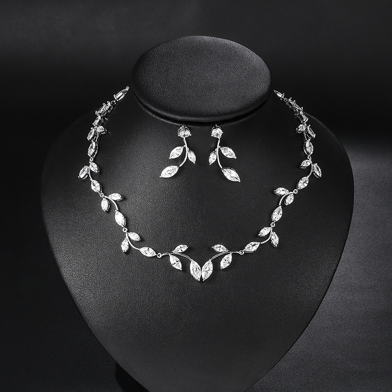 Silver Leaf Wedding Guest Set