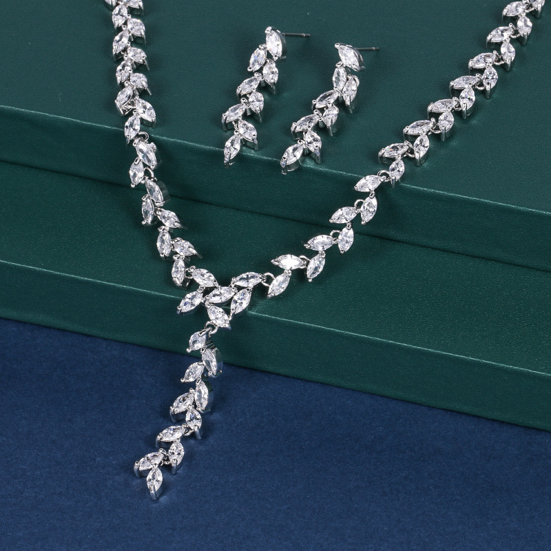 Silver Leaf Y Necklace Set